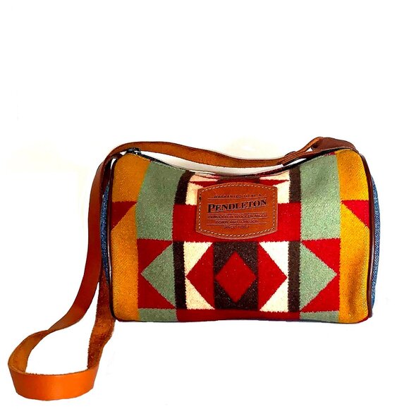 Pendleton Travel Kit Aztec Print Barrel Shoulder Bag - Picture 1 of 6